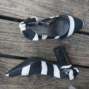 Torta Caliente Black Heeled Sandals